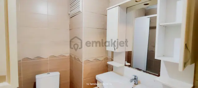 Ünalan Mahallesi Kiralık 2+1 Daire Metro Metrobüs Cadde Üstü 5