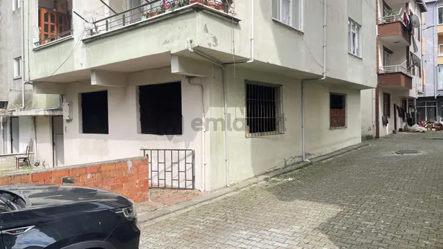 Hopa Emlak'tan Kemalpaşa Merkezde Satılık Daire 1