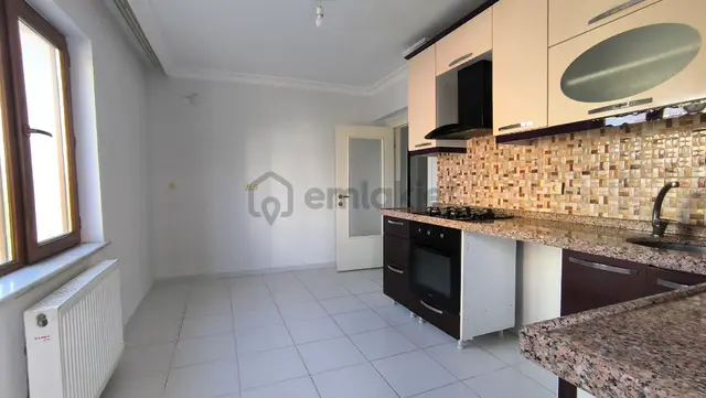 Yenikent'de Sena Emlak'tan Kat'da Geniş 4+1 Kiralık Daire 4