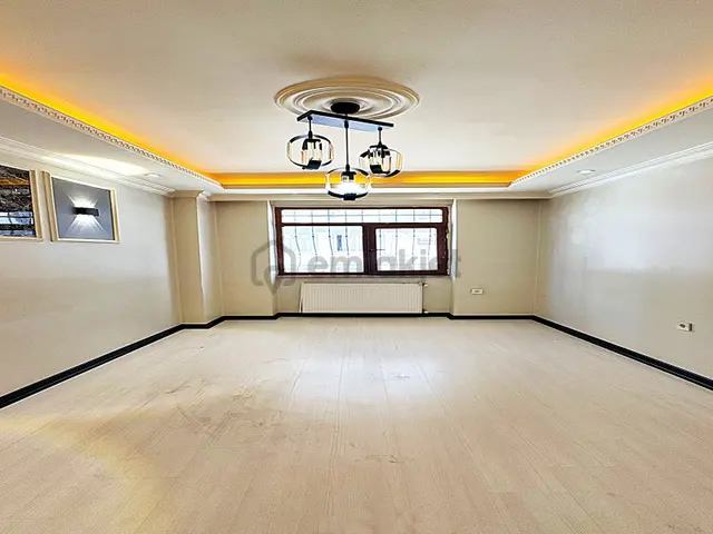 Cadde34'den Merkezi Konumda Eminevim & Fuzuleve Uygun Full Dekorlu 2+1 Yüksek Giriş Satılık Daire 3