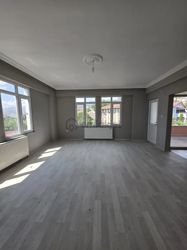 Kyk Yurdu Ayvaz Parkına Yakın Kiralık 3+1 Daire 2