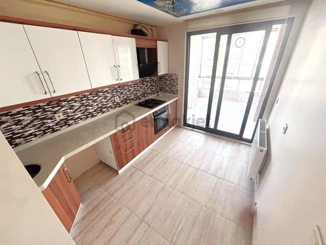Aygül'den Akçay'da Yeni Bina'da Cam Balkonlu Doğalgazlı Asansörlü Ayrı Mutfaklı 2+1 Kiralık Daire 3