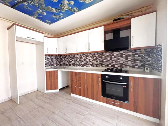 Aygül'den Akçay'da Yeni Bina'da Cam Balkonlu Doğalgazlı Asansörlü Ayrı Mutfaklı 2+1 Kiralık Daire 2