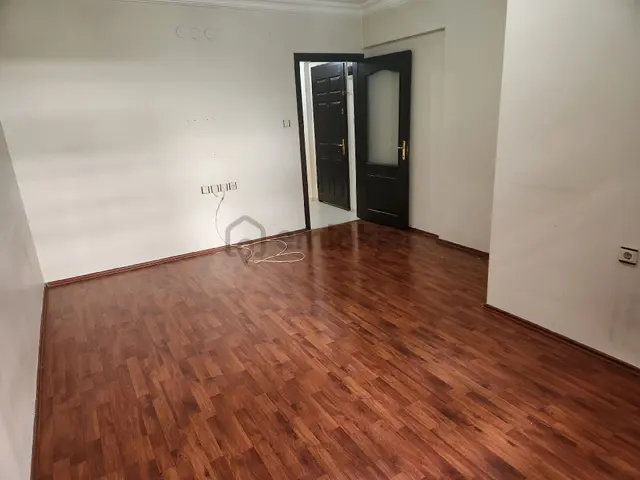 Burak Emlak'dan Kiralık Daire Kurtuluş Cevher Sk. 2+1 Yapılı Balkonlu 3