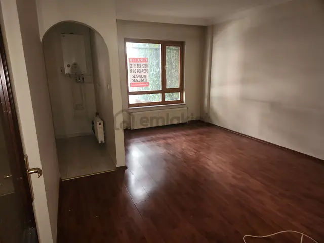 Burak Emlak'dan Kiralık Daire Kurtuluş Cevher Sk. 2+1 Yapılı Balkonlu 1