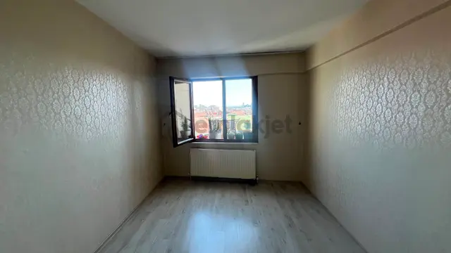 Ender Azim Emlak'tan Satılık Çift Daire Karadeniz Mahalesi Gop 3
