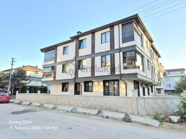 Hak Emlaktan Azmimilli'de Merkezi Konum Fırsat Satılık 2+1 Daire 3