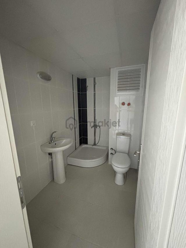 Güvenlikli Sitede Önü Açık 1+1 Daire 4