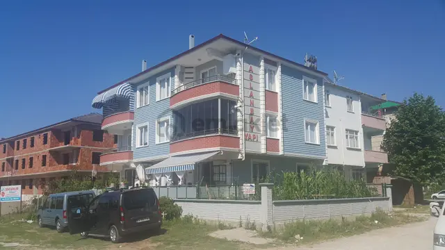 Karasu Yalıda Krediye Uygun Fırsat Köşe 2+1 Kombi Petekli Daire 1