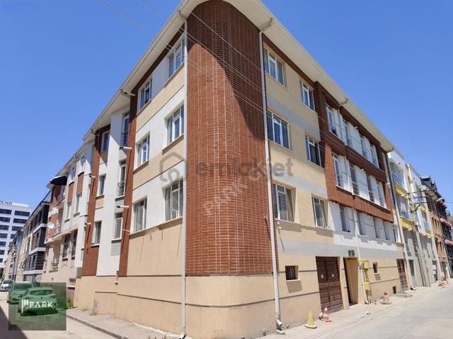 Park Gayrimenkul'den Beşevler Acıbadem Arkası Satılık 1+1 Daire 1