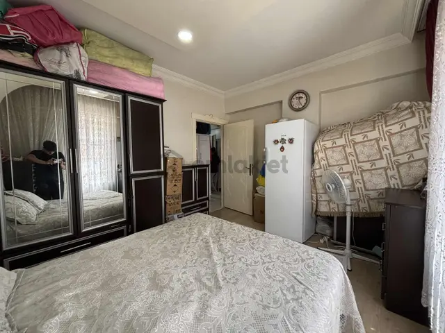 Çbn Den Ana Cadde Üzeri 2+1 Krediye Uygun*kattan Bölme Degildir. 3