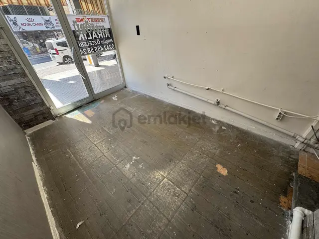 Sinanda Ana Cadde Üzerinde Köşe Başı 2 Katlı Kiralık Dükkan&ofis 3
