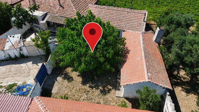 Bergama Bölcek’te Büyük Bahçeli Köy Evi 1