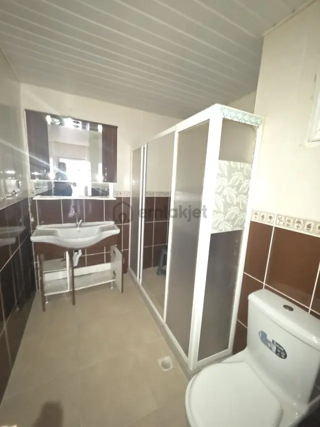 Mesudiye Mahallesi Kat Asansörlü Full Yapılı Acilll Satılık 2