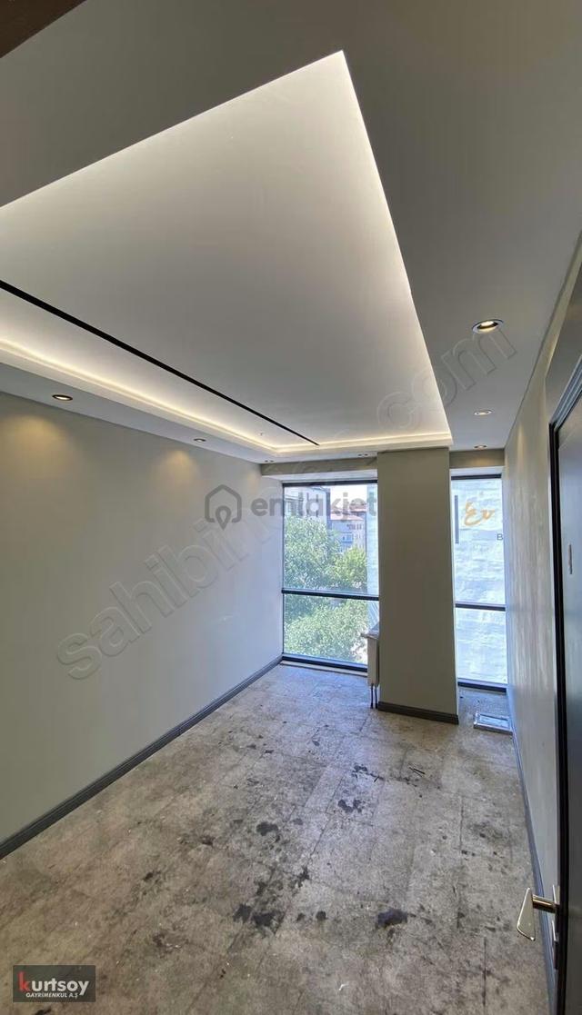 Kurtsoy'dan Göbeloğlu Plaza'da 8 Odalı Lüks 240 M2 Kiralık Ofis 4