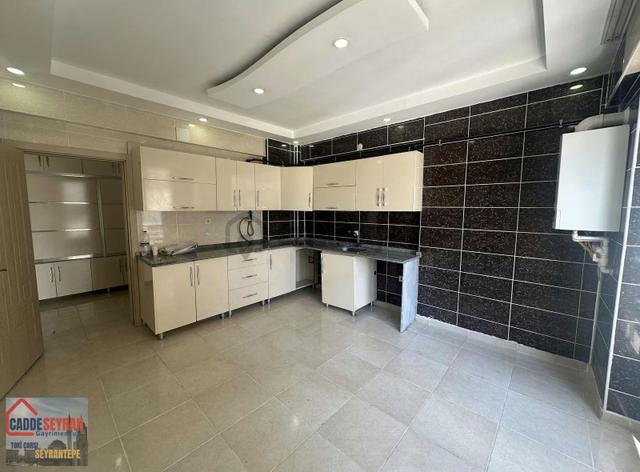 Karaköprü Atakent Mahallesi Kiralık 3+1 Ara Kat 4