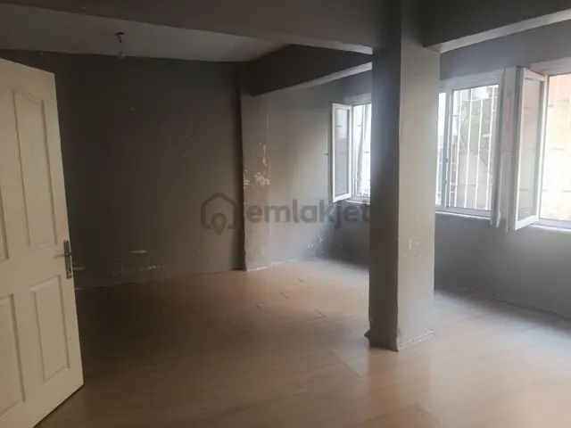 Fatih Kocamustafapaşa Perşembe Pazarında Satılık Bahçe Katı Daire 2