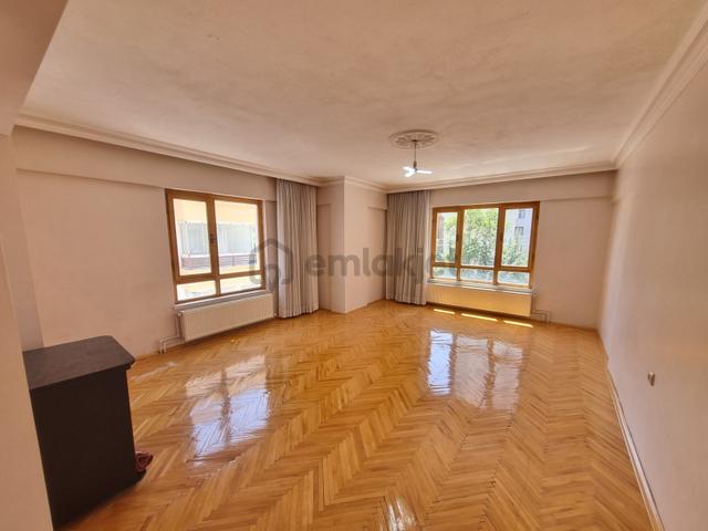 Cadde Üzeri - Merkezi Konum - Ara Kat - 3+1 Kiralık 4