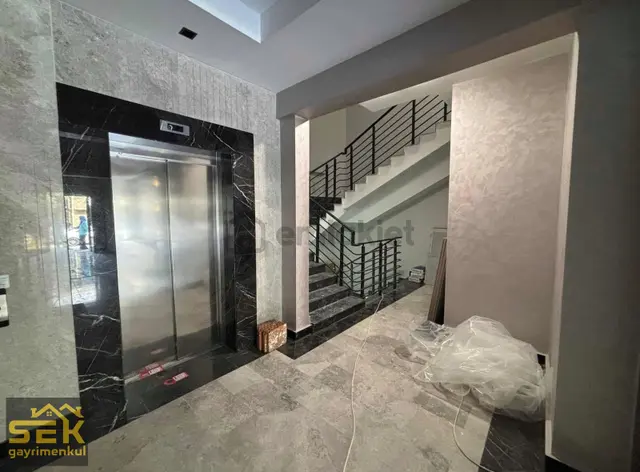 Sıfır 2+0 Kiralık Yeni Belediye Batısı Ofisler 3