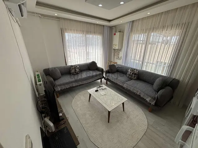 Mirden Kuruçeşmede Satılık Arakat Geniş 1+1 Daire 1