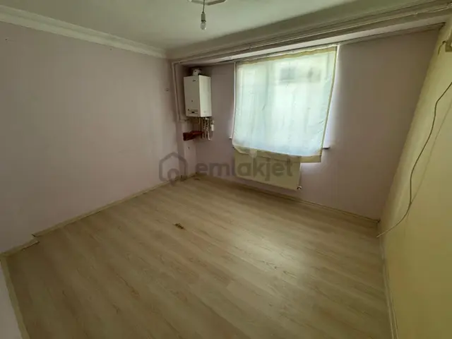 Mimar Emlak'dan Satılık 2+1 80m2 Az Katlı Binada Camları Yüksek! 2