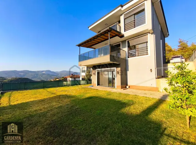 Müstakil Deniz Manzaralı 5+2 Villa 4