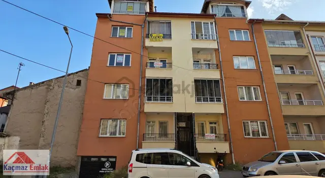 Sivas Mısmılırmak Mah 3+1 Kiralık 3. Kat Geniş Daire 3