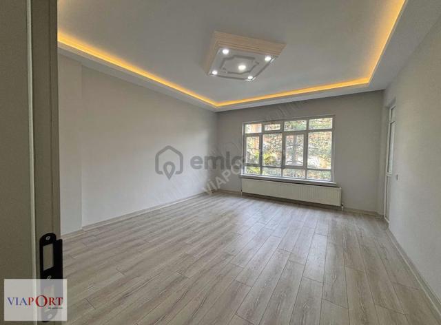 Viaporttan Topçu Mah.3+1 Fuul Yapılı Satılık Ara Kat Site Daresi 3