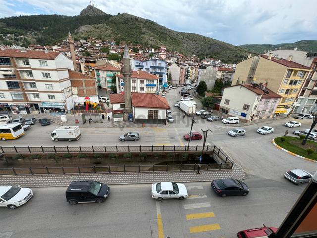 Cam Balkonlu Lüx Eşyalı Mobilyalı 1+1 Anayol Üstünde Satılık 4