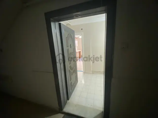 Öveçlerde Merkezi Konumda Uygun Fiyatlı Satılık 3+1 Daire 2