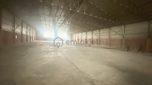 Zorlu Gayrimenkul'den İncirlik'te 2000m2 Kiralık Depo 2