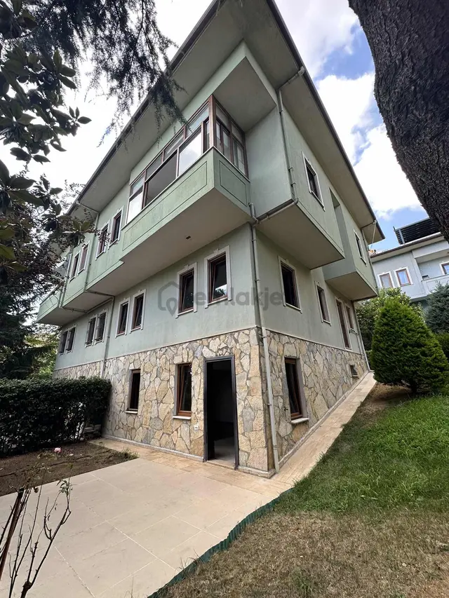 Aydos Çınar Evlerinde Kiralık 4 Katlı 5+2 Villa 2