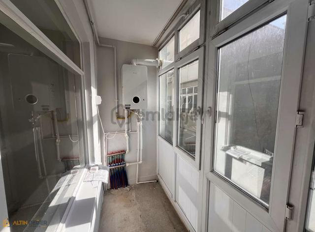 Eti Caddesinde Ara Kat Masrafsız Satılık Daire 3+1 2