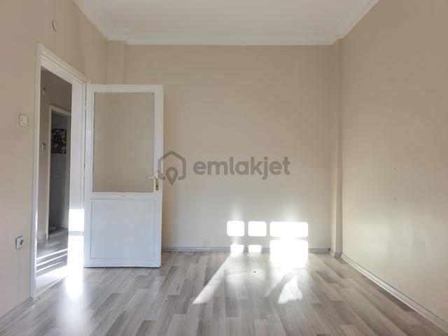 Bakırköy Kartaltepe'de Site İçerisi 3. Kat 2+1 100 M2 Balkonlu 5