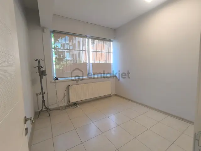 Mustafa Kemal'de Park Manzaralı 300 M2 Büro-mağaza Dükkan 2