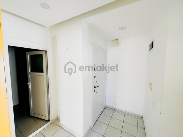 Tek Yetkili :)) Havuza Karşı Keyifli Bir Yaşam Alanı 2+1 3