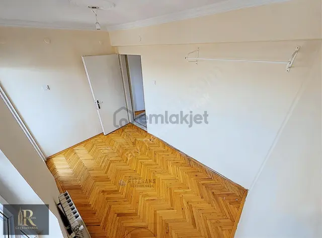 Metro Okul Pazar Yakını 3+1 Katta Site İçerisinde Kiralık Daire 5