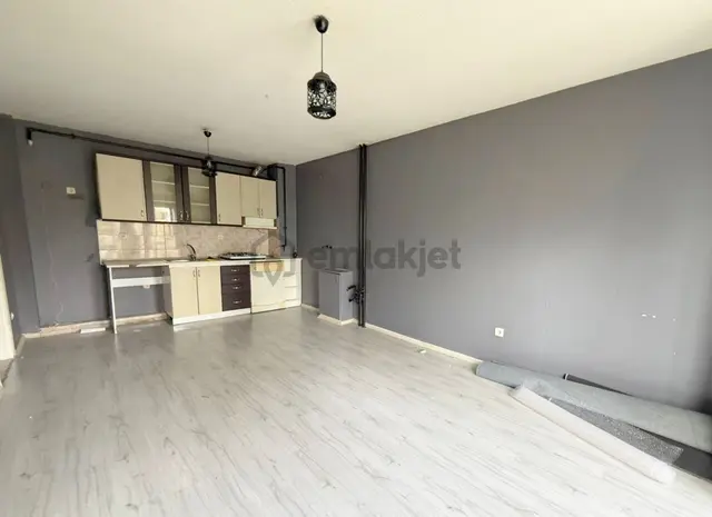 Mertcan'dan Sülüntepe Toki Konutlarında Ara Kat 1+1 Daire 1