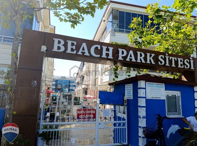 Re/max Mavi'den Havuzlu Sitede Kombili Petekli Eşyalı 2+1 Daire 4