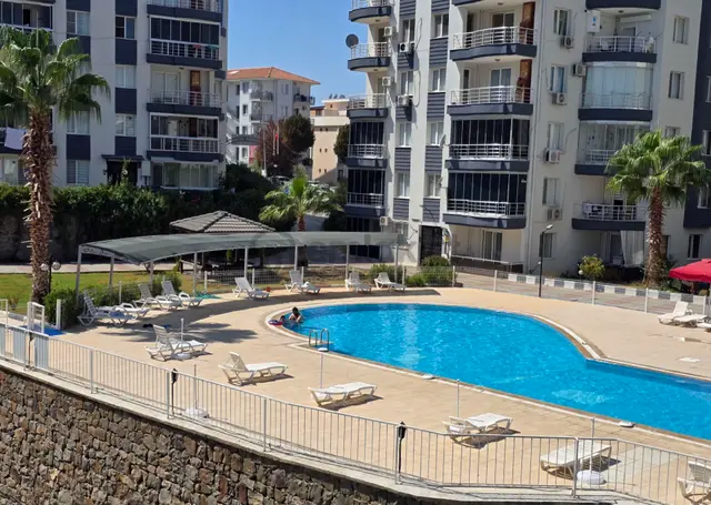 Kuşadası Merkezde Ahmet Cengiz 3 Sitesinde 3+1 135m2 Arakat Doğalgazlı Kapalı Mutfaklı Daire 4