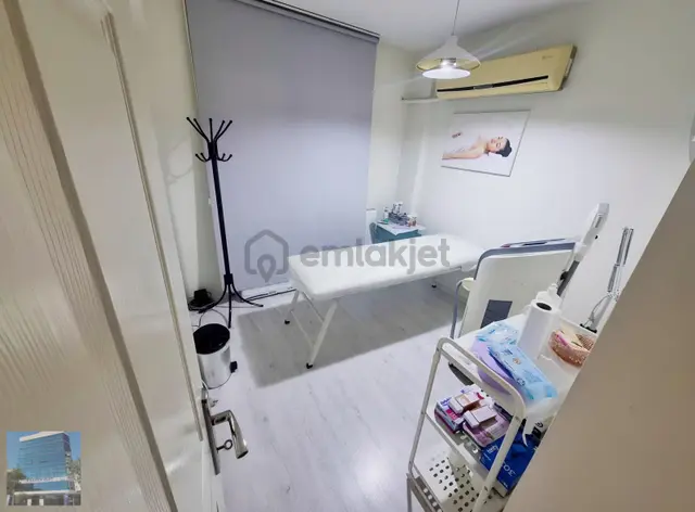 Karşıyaka Çarşı'da İşlek Caddede Devren Kiralık Güzellik Merkezi 5