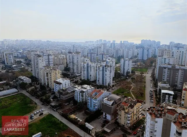Cadde Üzeri Fener Mahallesinde Geniş Ve Asansörlü 3+1 Satılık 1