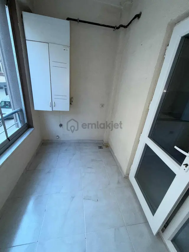 Kavakpınar 'da 1. Kat Daire // 3+1 // 130 M2 2