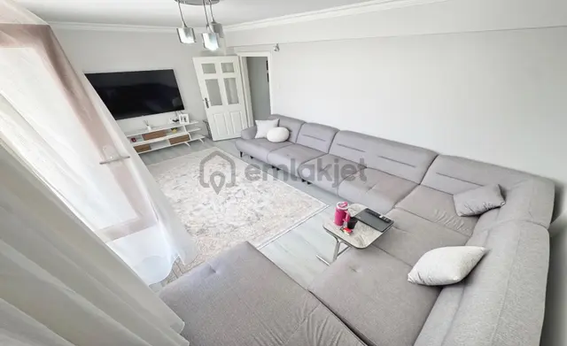 Kevser Cami Yakını Giriş Konumunda Cadde Yakını Full Yapılı 3+1 4
