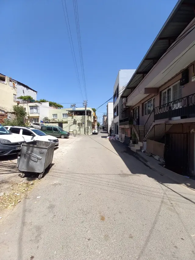 Yeşillik Caddesine Yakın 3 Kat İmarlı 159 M2 Arsa İçinde Tek Katlı Satılık Müstakil 3
