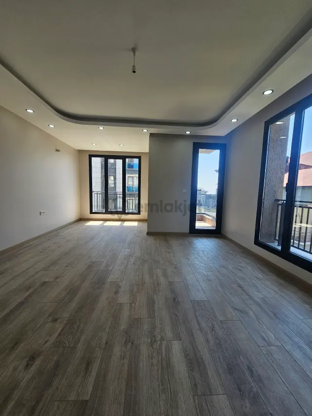 Kiralık Sıfır Binada Sıfır Daire Çok Kullanışlı Odalar 2