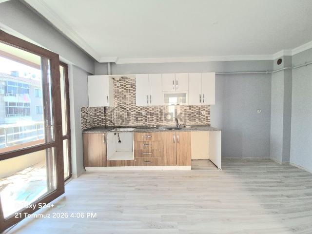 Hak Emlak'tan Hamidiye Mahallesinde Kiralık 2+1 Daire 4