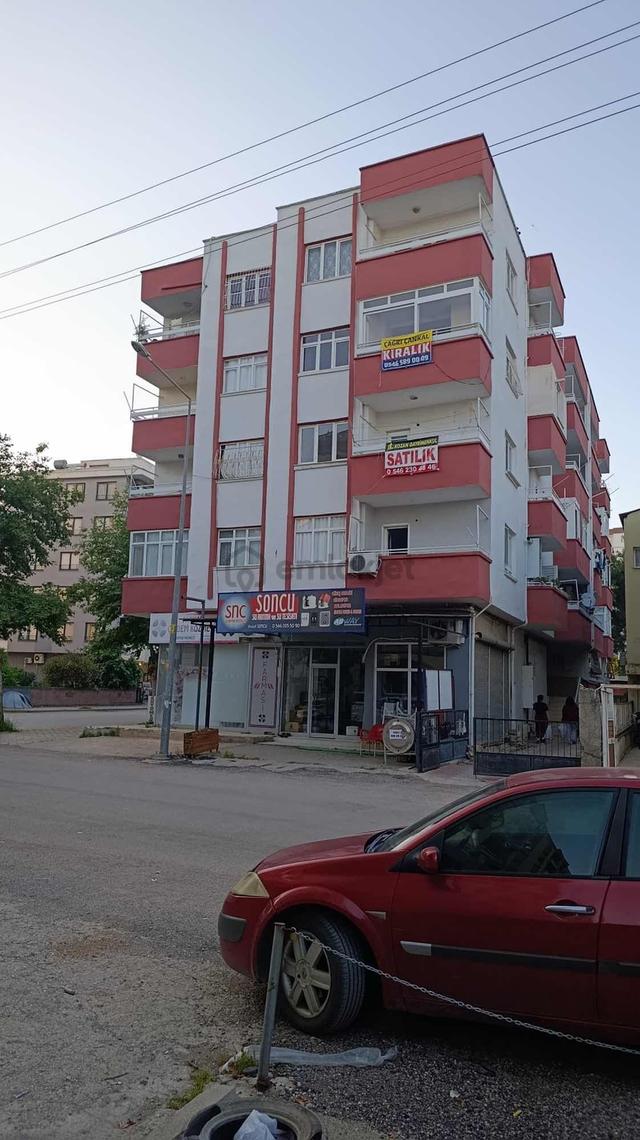 Kozan Gayrimenkulden Göçyolu Ayfa'ya Yakın Geniş 3+1 5