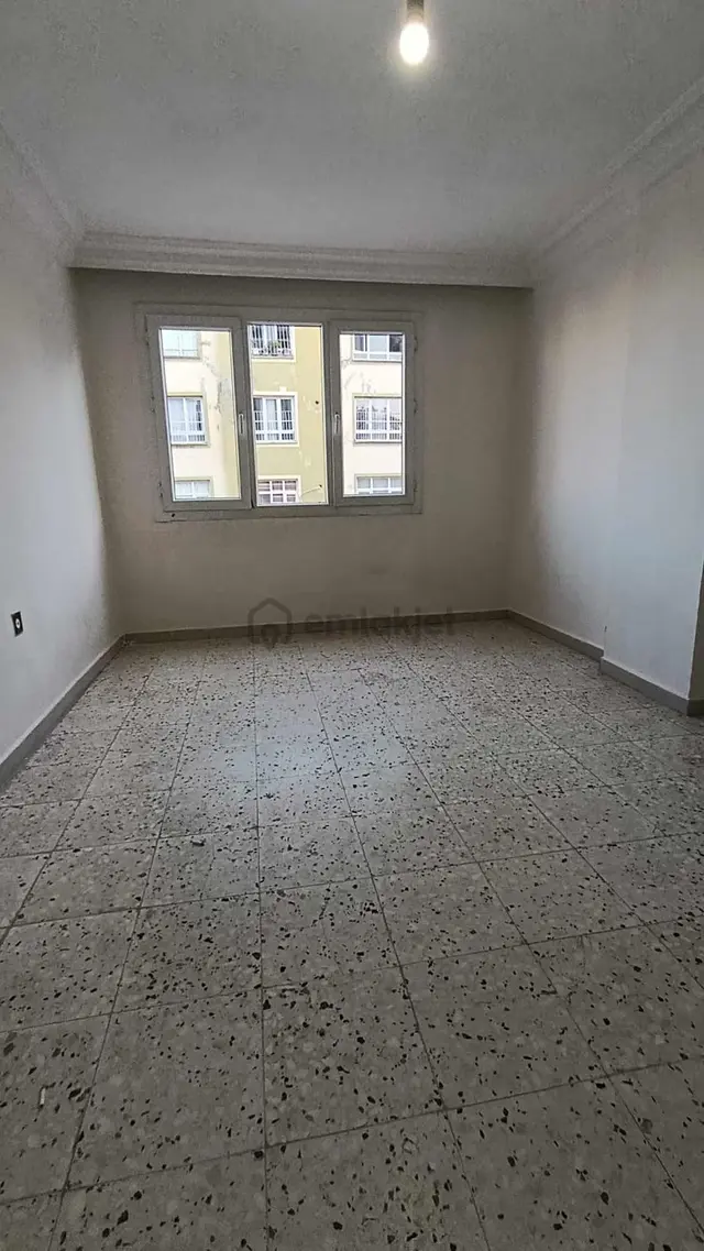 Kozan Gayrimenkulden Göçyolu Ayfa'ya Yakın Geniş 3+1 3