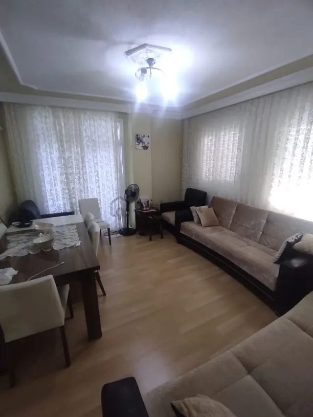 Manavgat Sarılar'da Cumhuriyet Cad.üzerinde 2+1 Arakat Daire 2